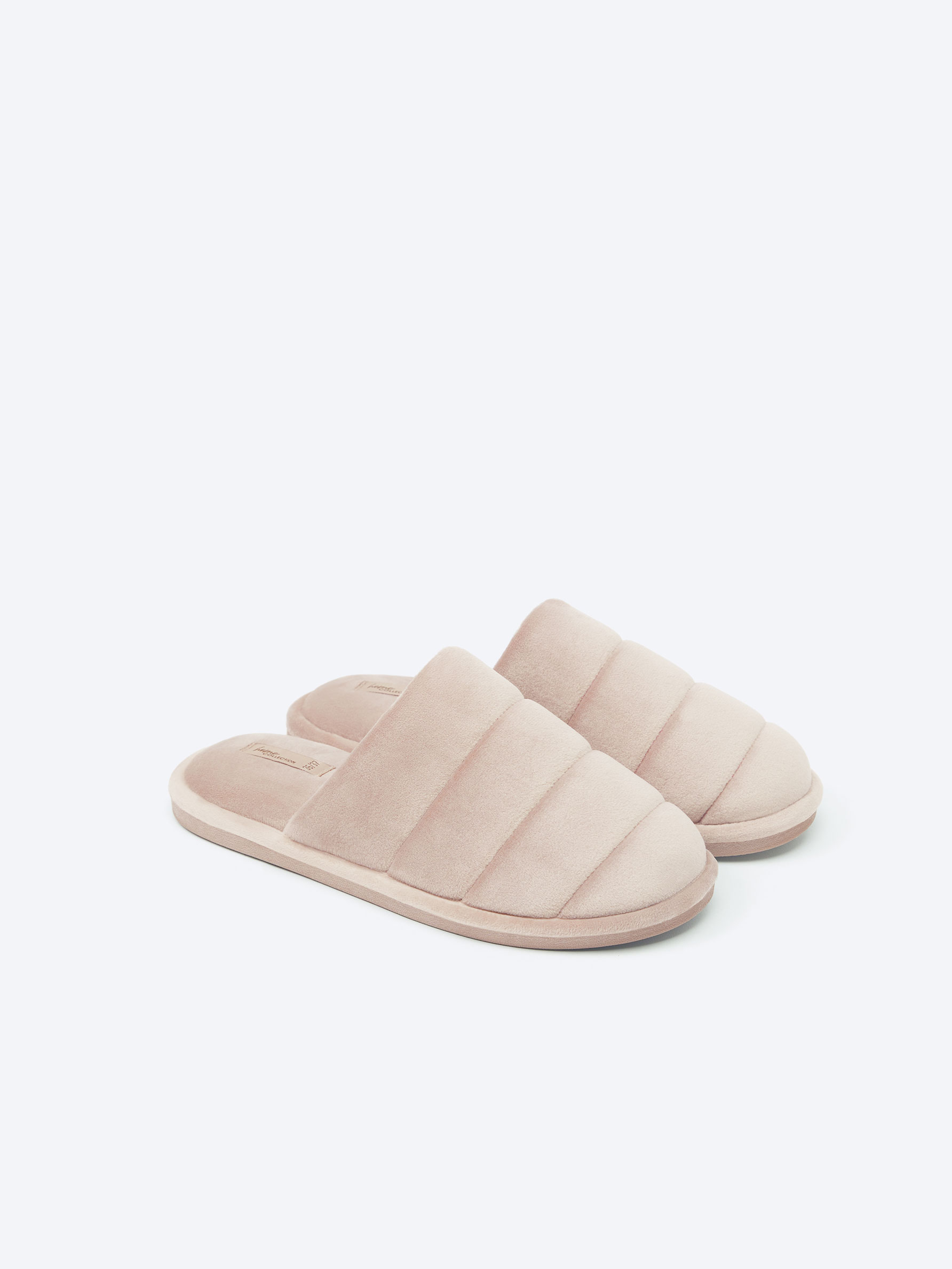 Quilted slippers - Pyjamas - CLOTHING Woman | Lefties