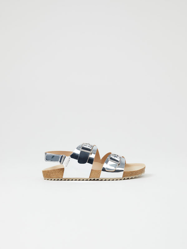 Metallic sandals with buckles