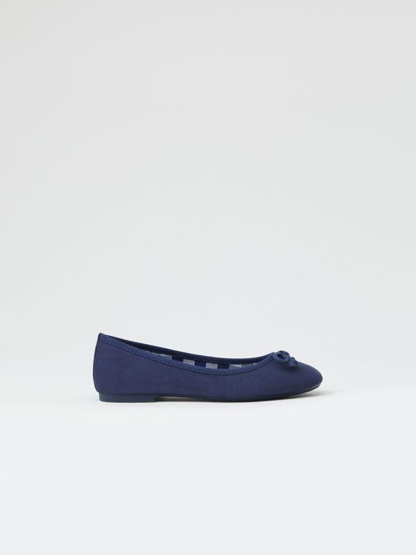 Minimalist ballet flats