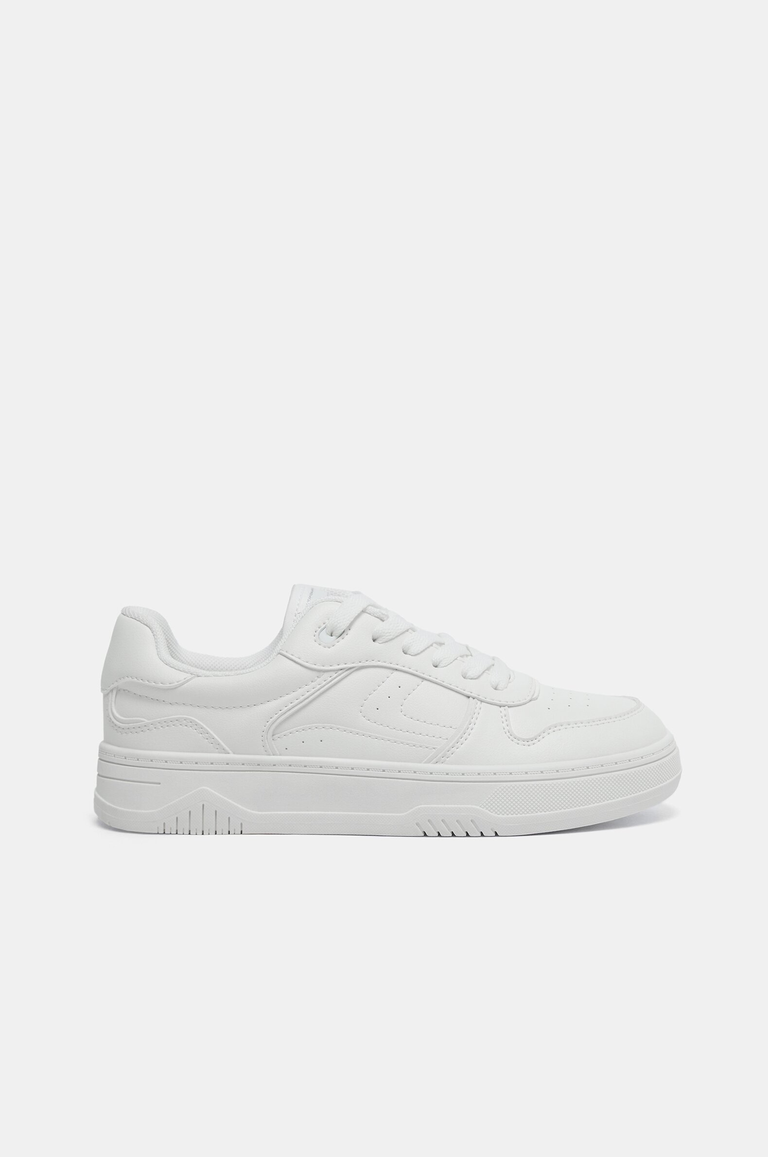 Street-style Sneakers