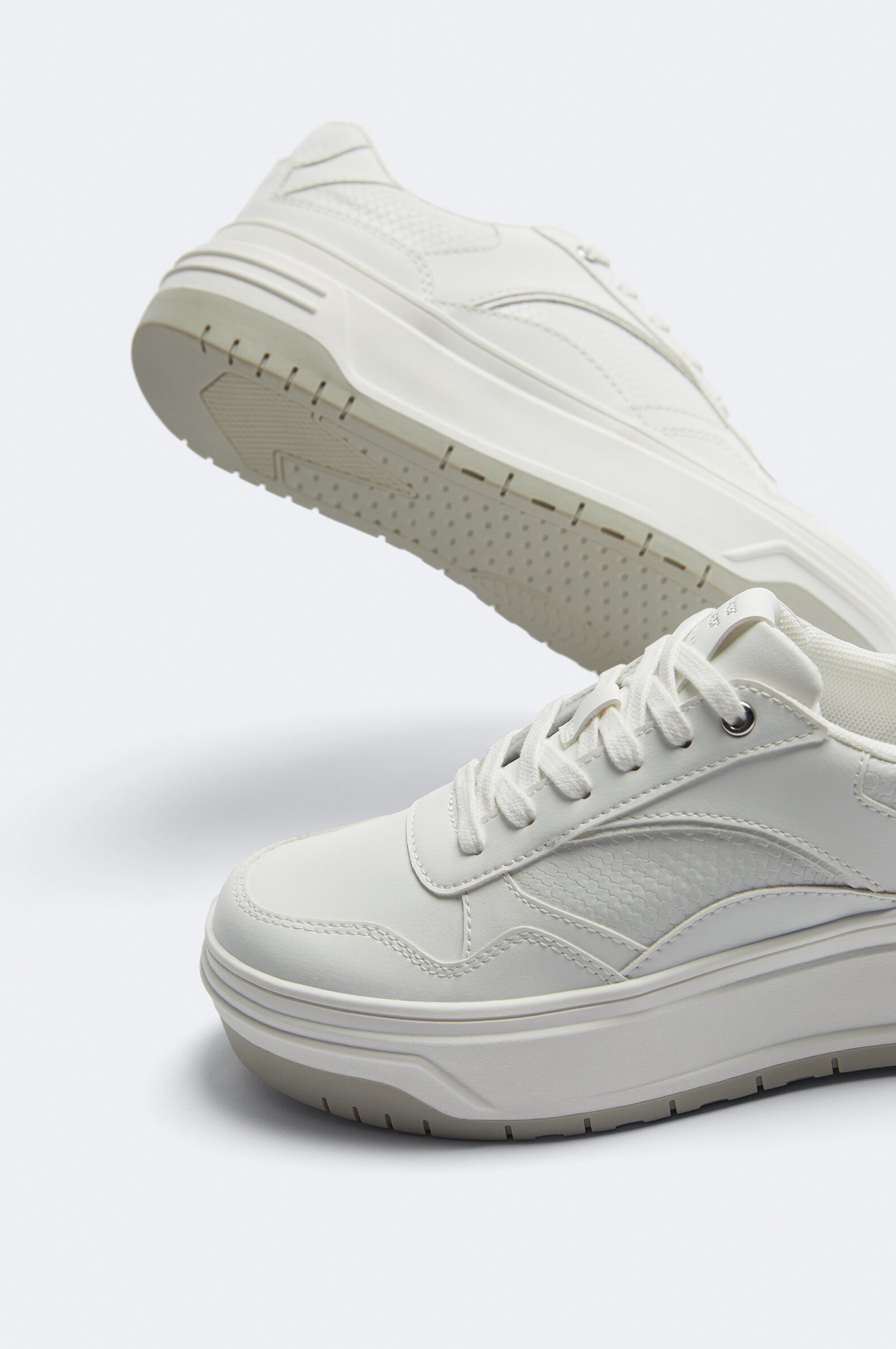 Chunky sole sneakers women top