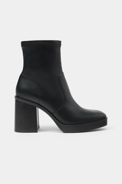 Square toe Chelsea boots Lefties UAE Dubai Sharjah Ajman UAQ Fujairah