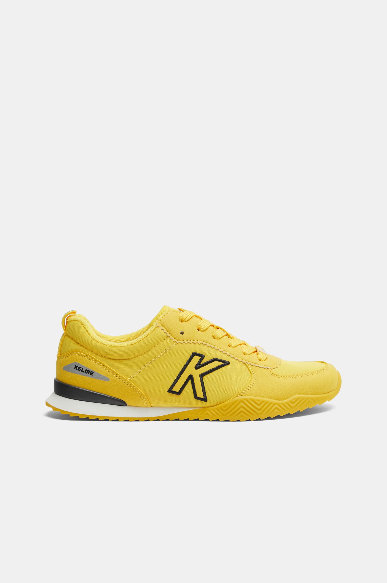 Zapatilla deportiva retro Kelme