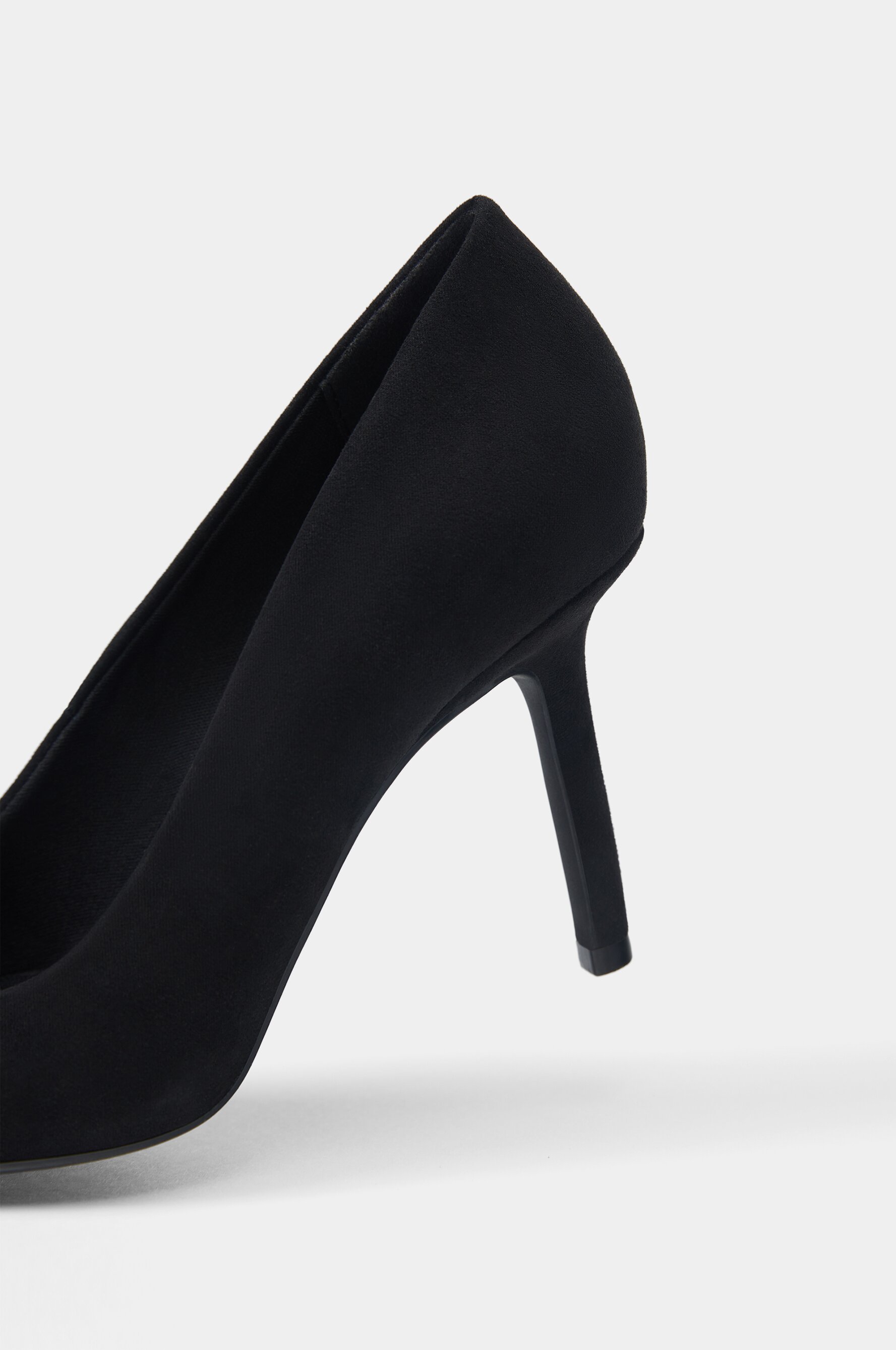 Minimalist high heel shoes