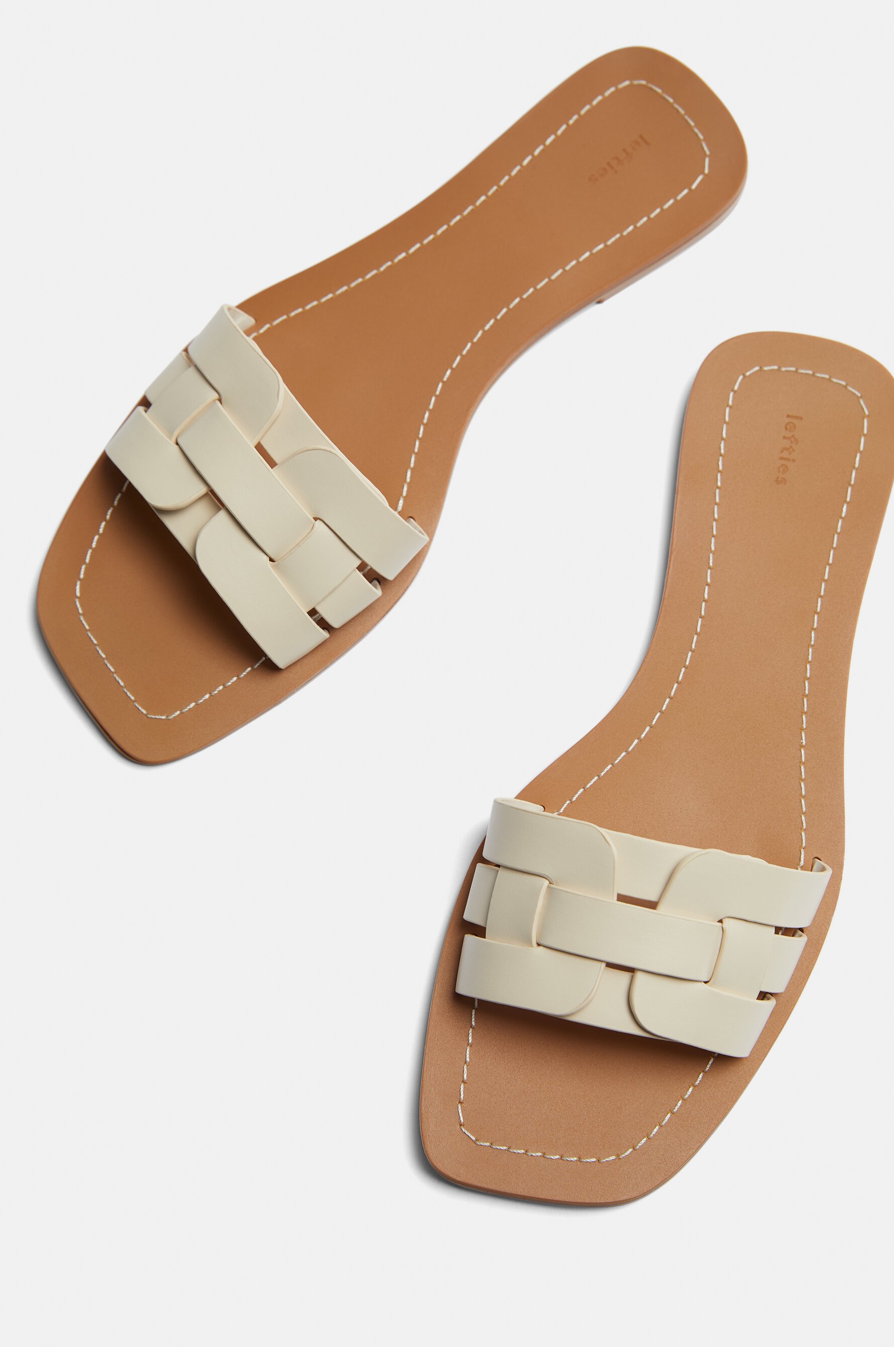 Dolce weastern vita cyra slide