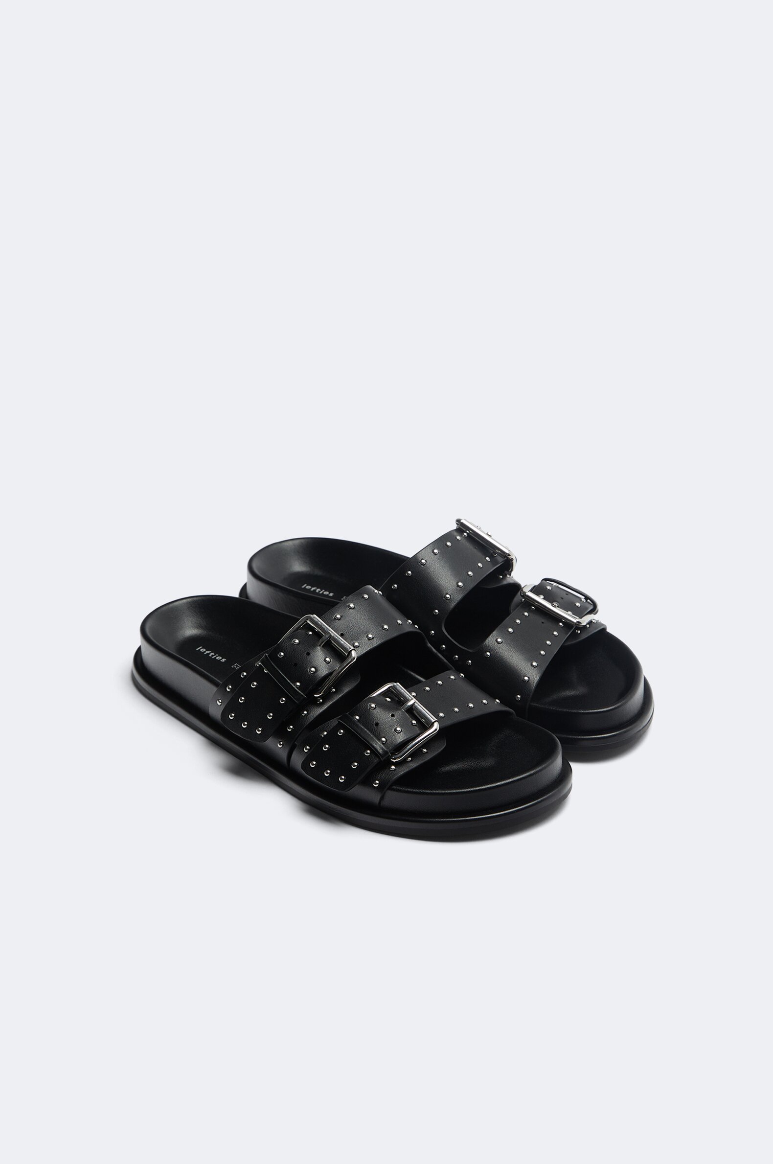 Sandali bassi con fibbie on sale