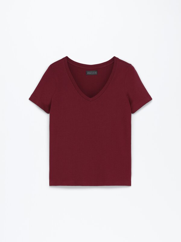 Basic V-neck T-shirt