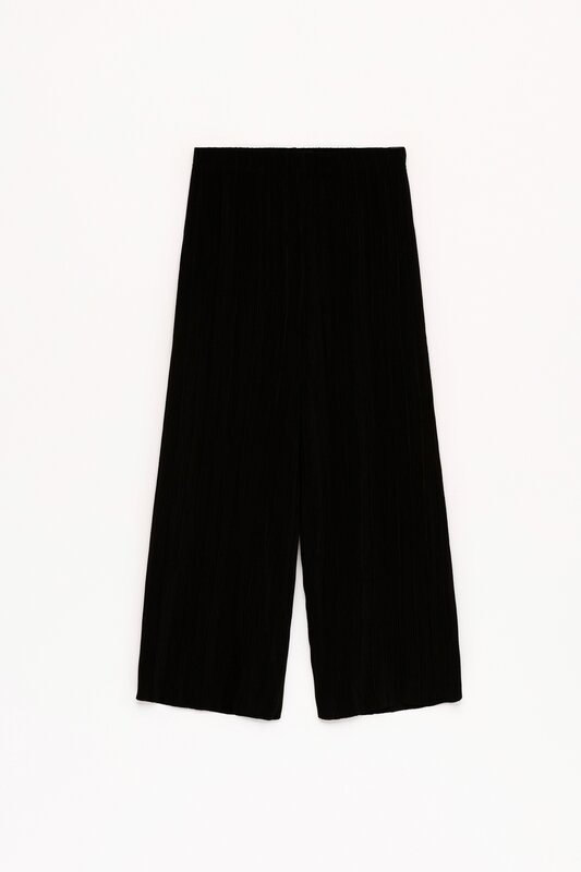 Flowing pleated culottes