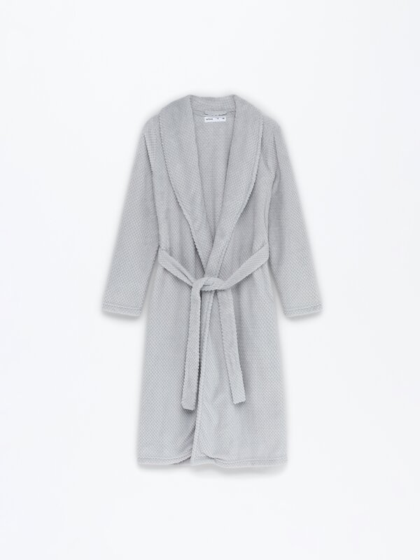 Textured dressing gown