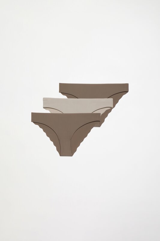 3-Pack of classic scalloped microfibre briefs