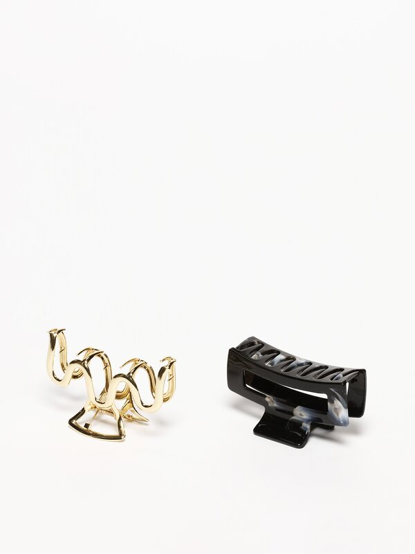 Pack of 2 contrast hair clips.