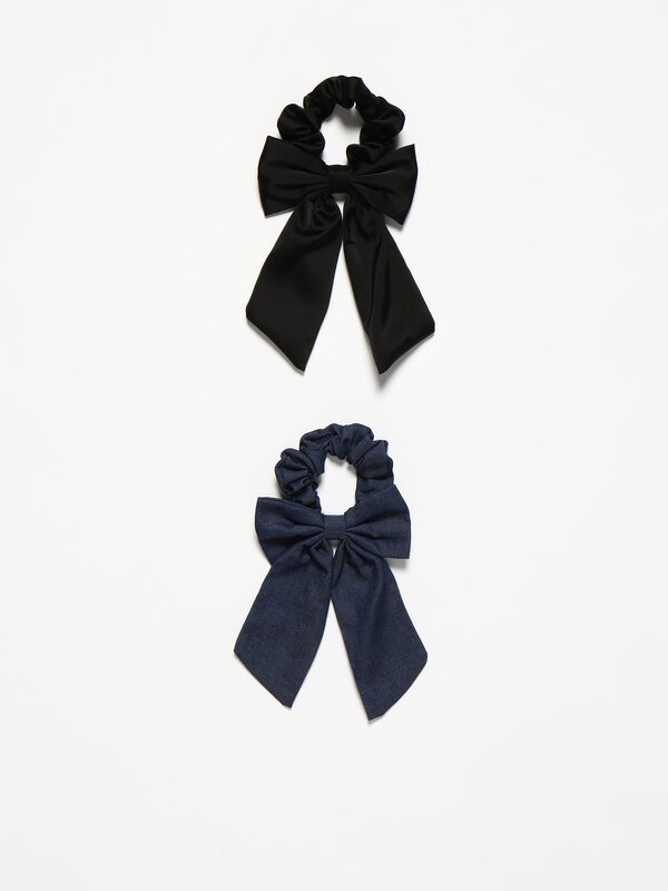 2-Pack of bow scrunchies