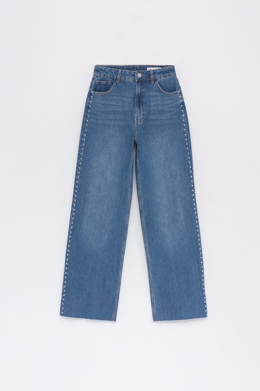 Wide-leg jeans with studs