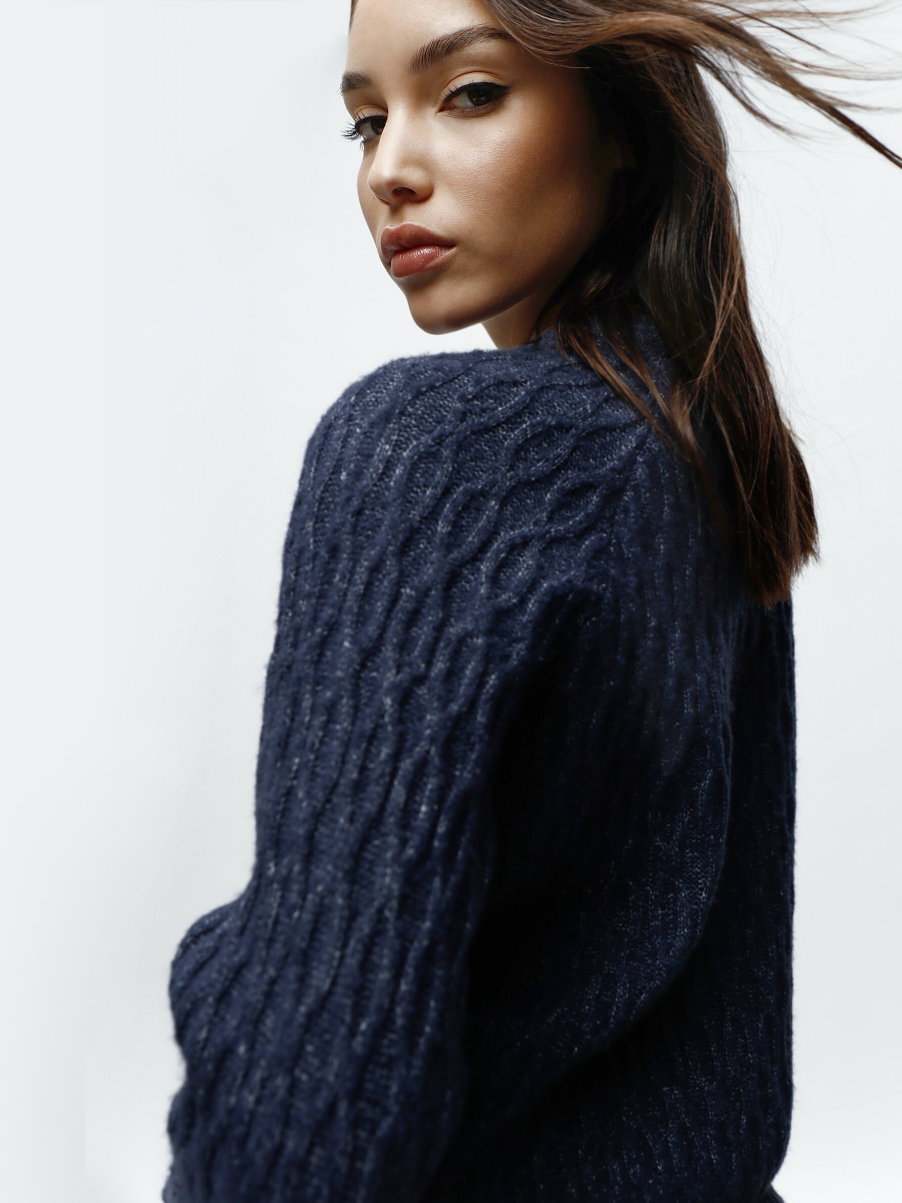 Cable knit sweater - NEW IN - Woman 