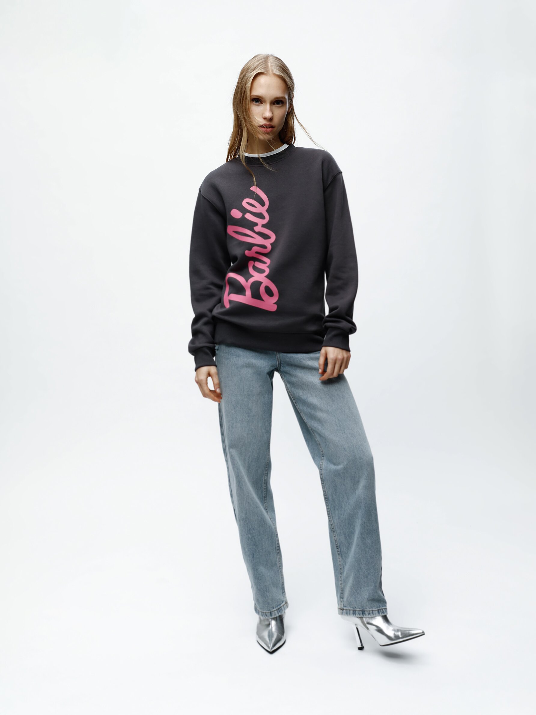 Barbie sweatshirt cheap zara