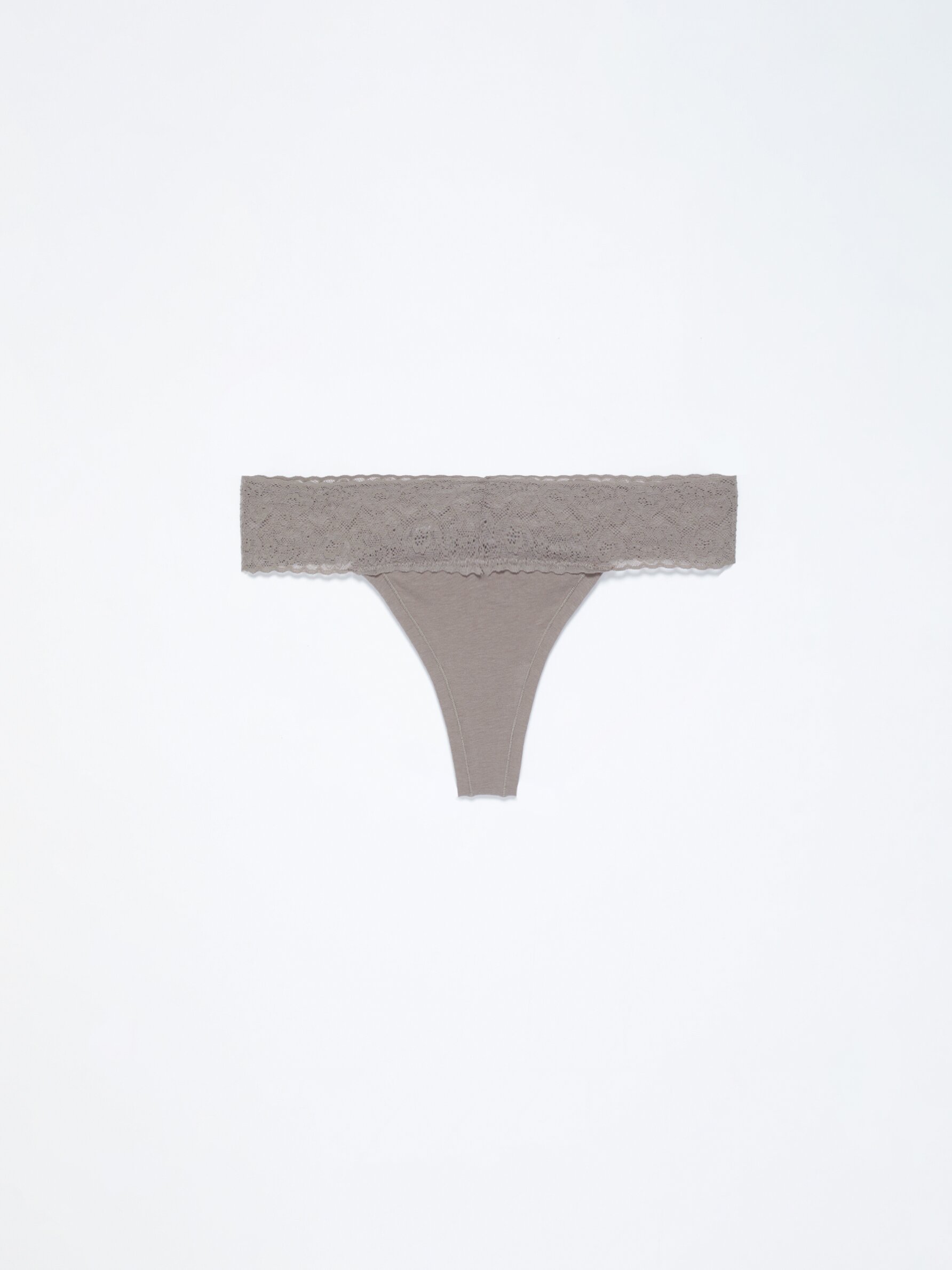 Maidenform Dream Thong with Lace