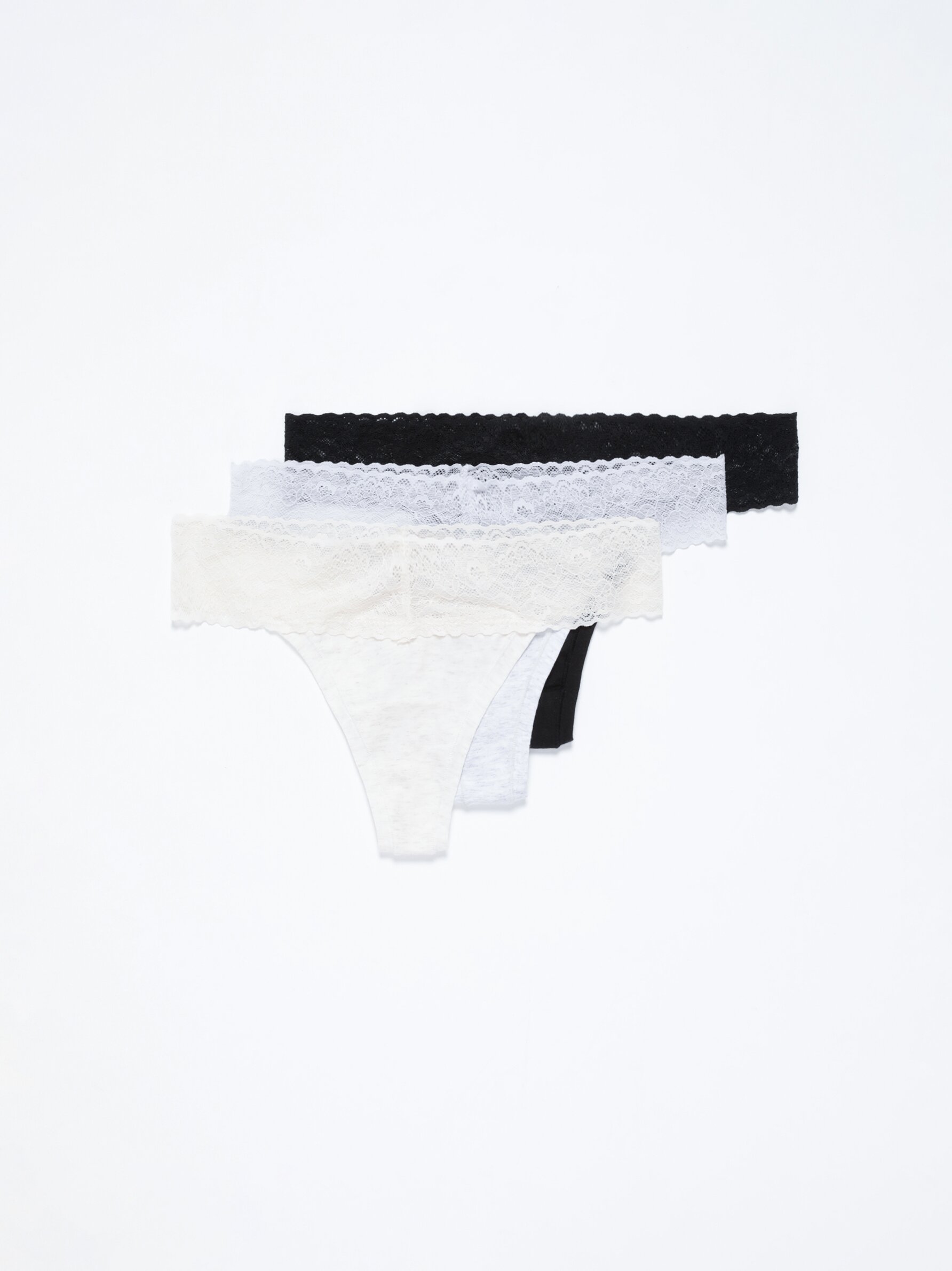 Pack of 3 thongs with lace trim