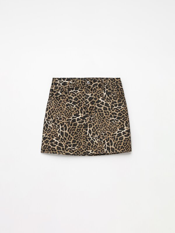 Short animal print skirt