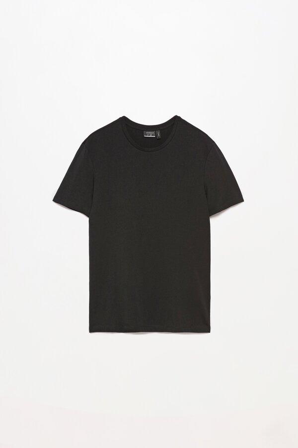 Slim fit basic T-shirt