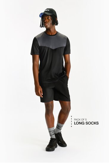 Shorts con deals calcetines largos hombres
