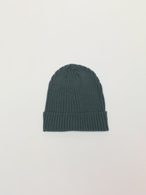 Gorro de punto canalé