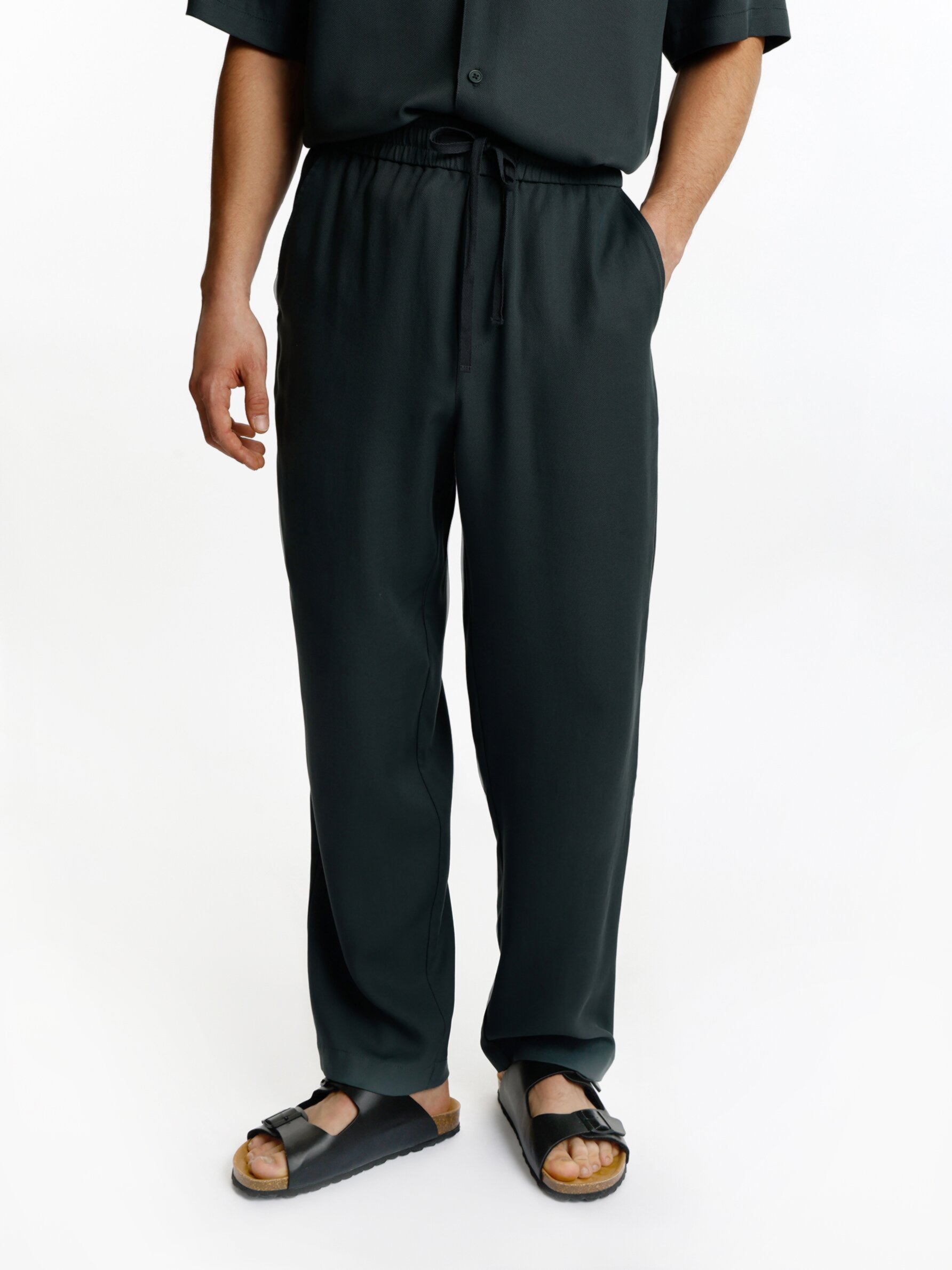 Flowing trousers with elastic … curated on LTK