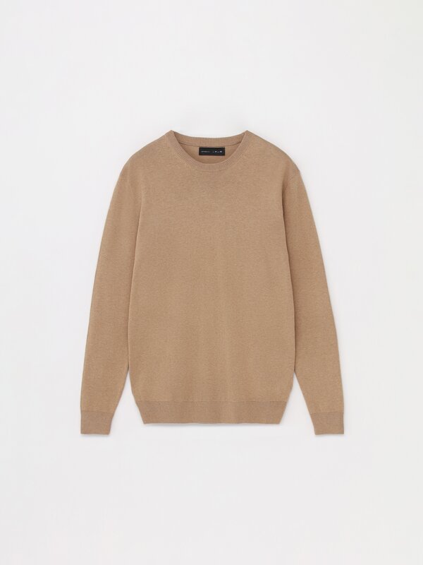 Basic crew neck sweater
