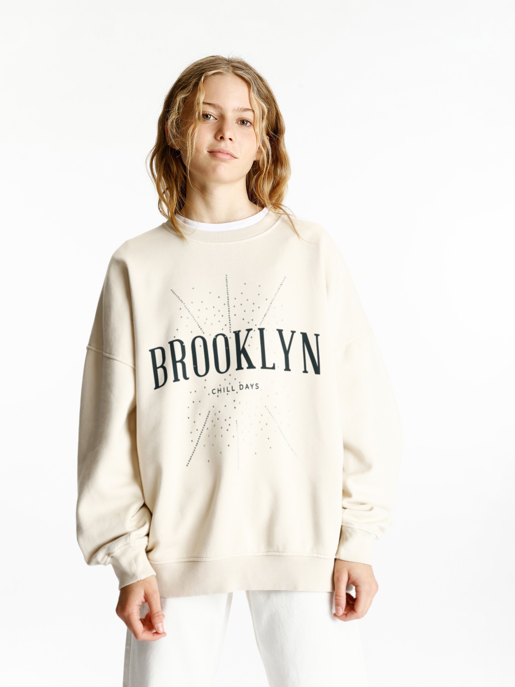 Sweatshirt estampada com brilhos - Sweatshirts - Roupa - TEEN GIRL - Mulher  