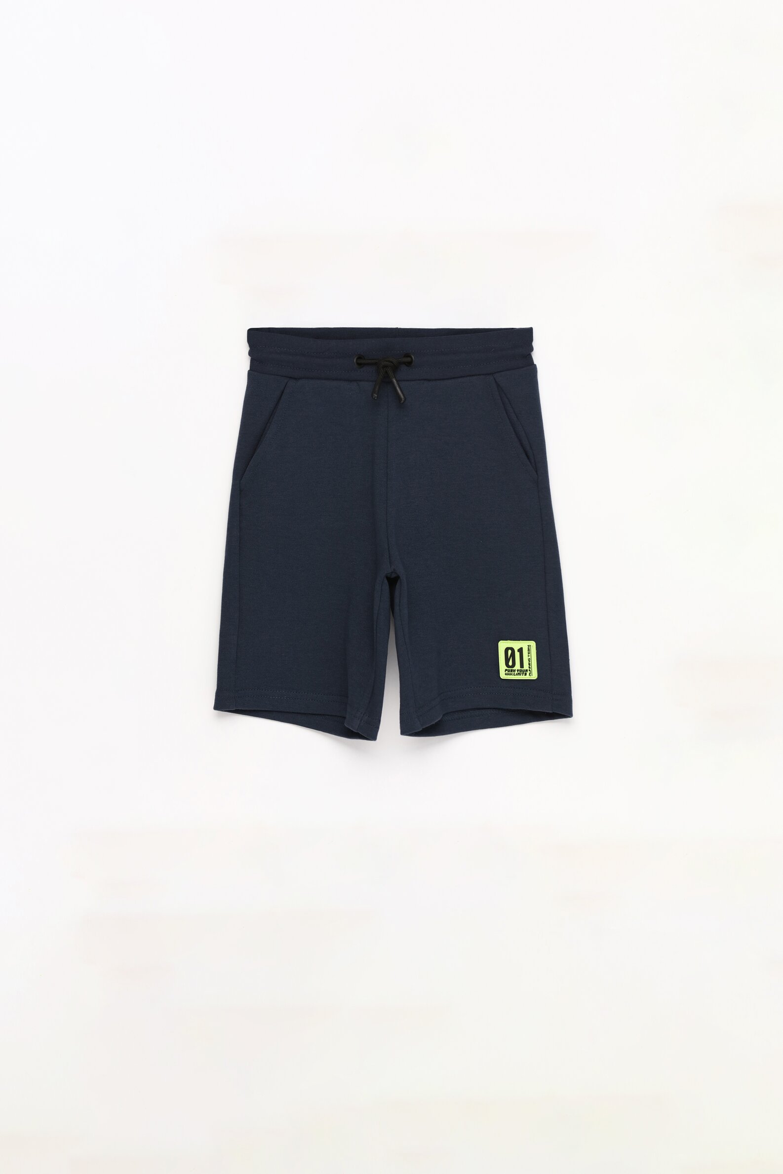 Bermuda jogger parche engomado