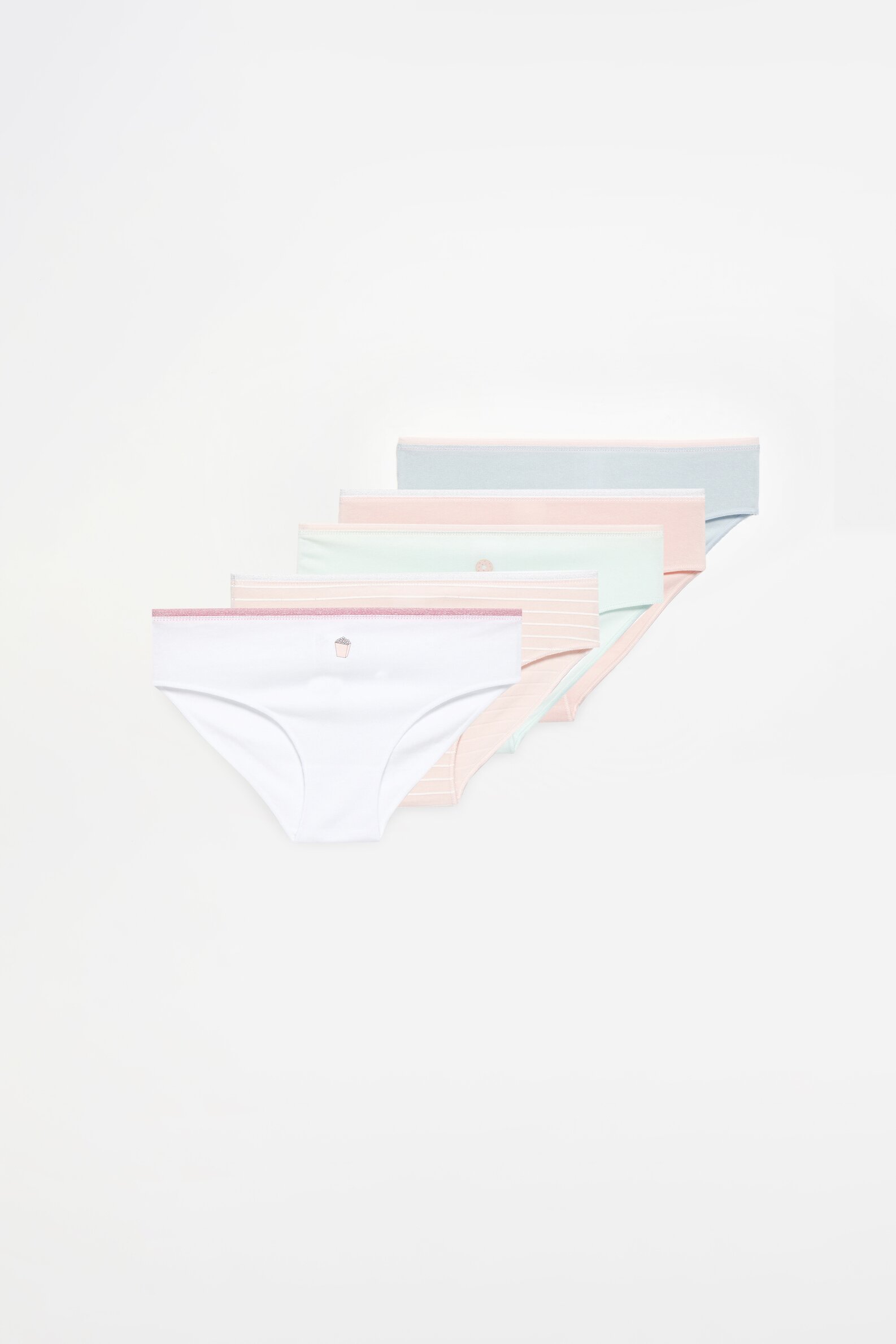 Pack of 5 pairs of assorted classic briefs