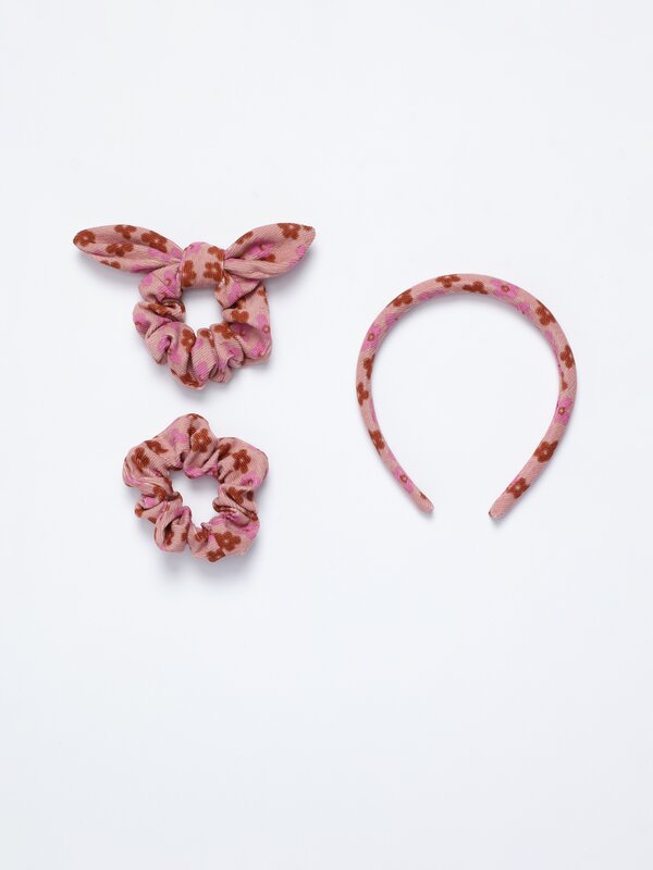 Set of hair accessories