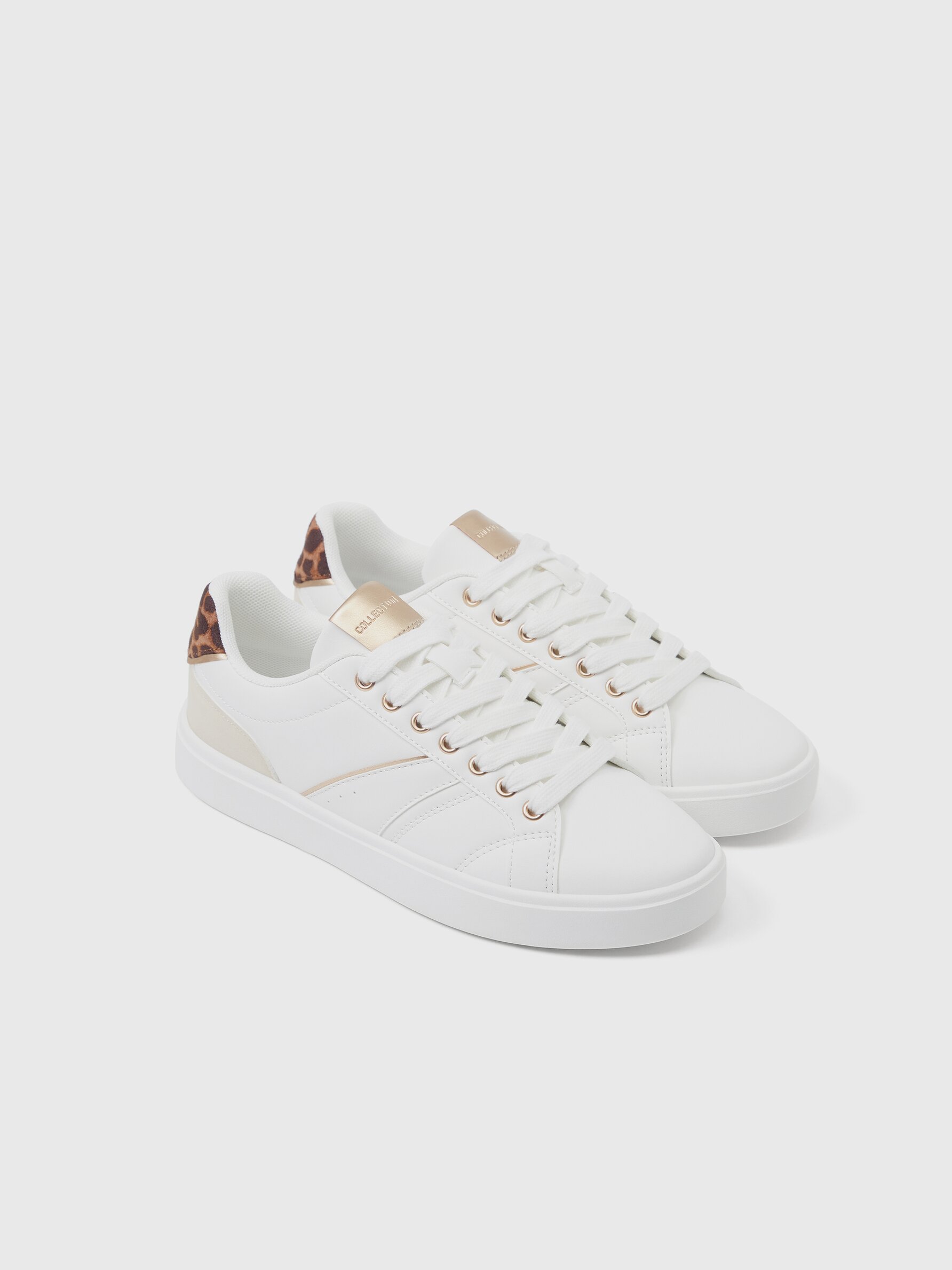 Black minimalist deals sneakers