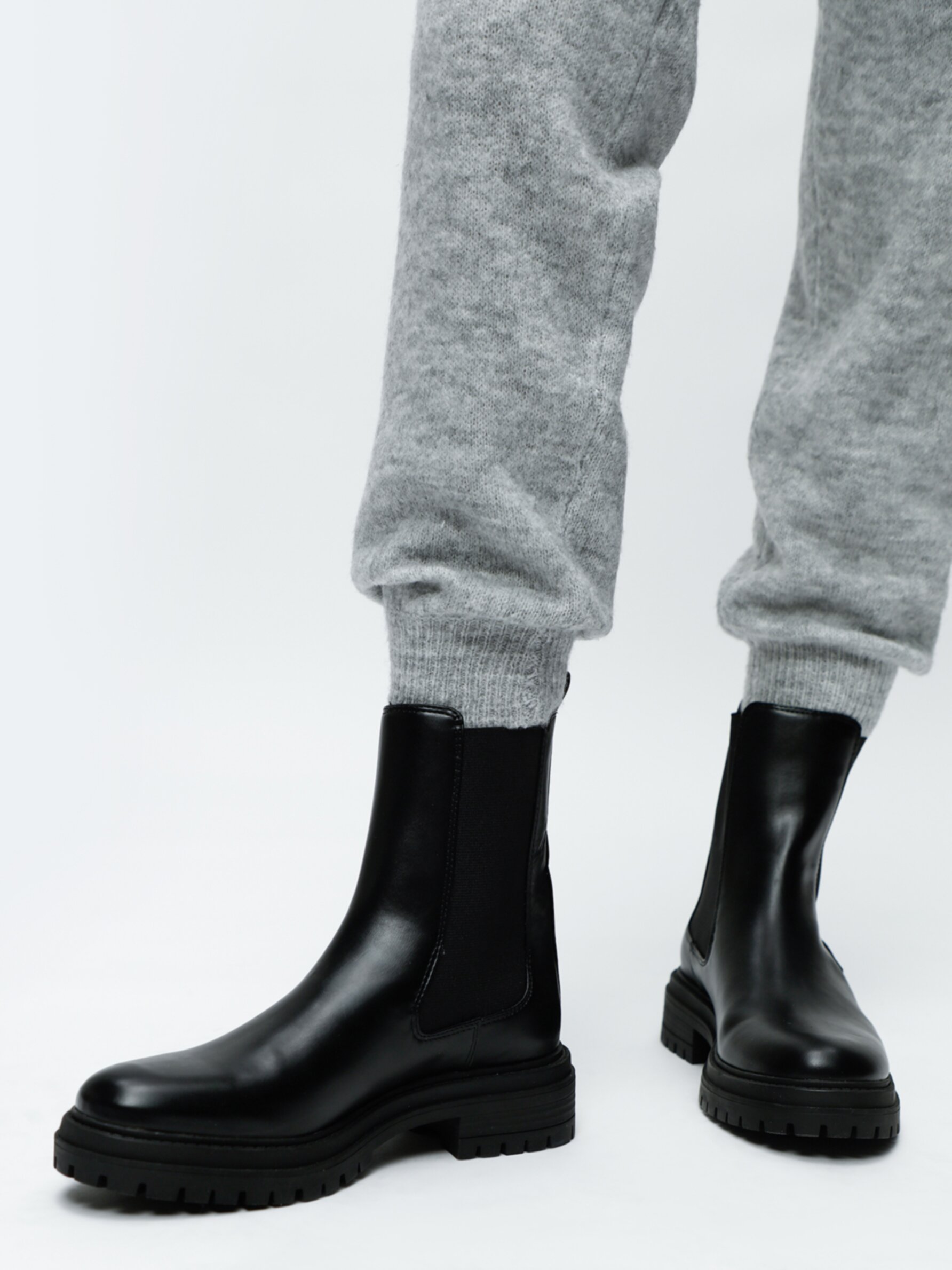 And other online stories chelsea boots