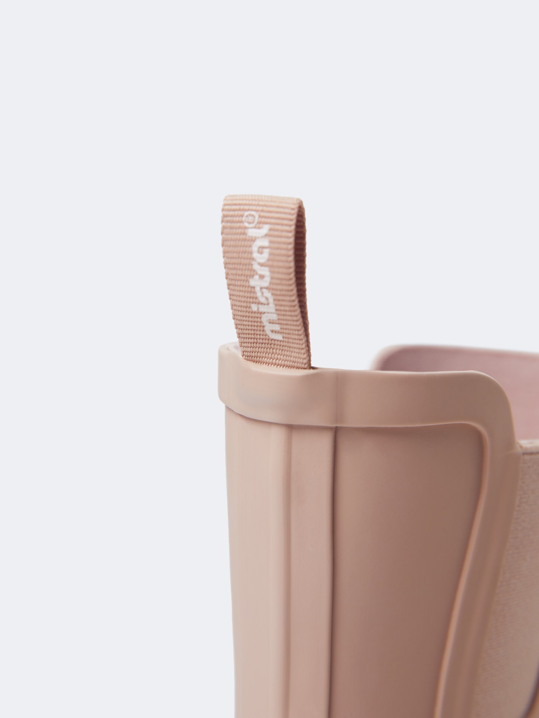 Prepárate Para La Lluvia Con Estas Botas De Agua Que Encontrarás En Lefties 6 Combinan Con Tu Outfit