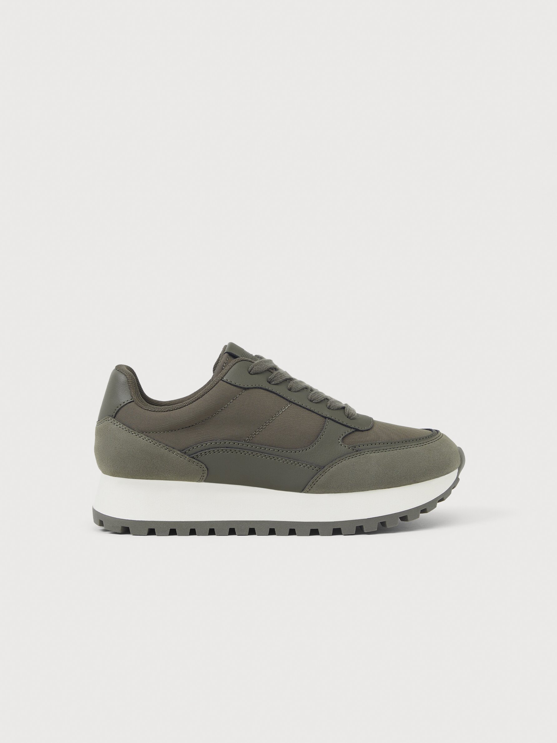 Chunky sole sneakers