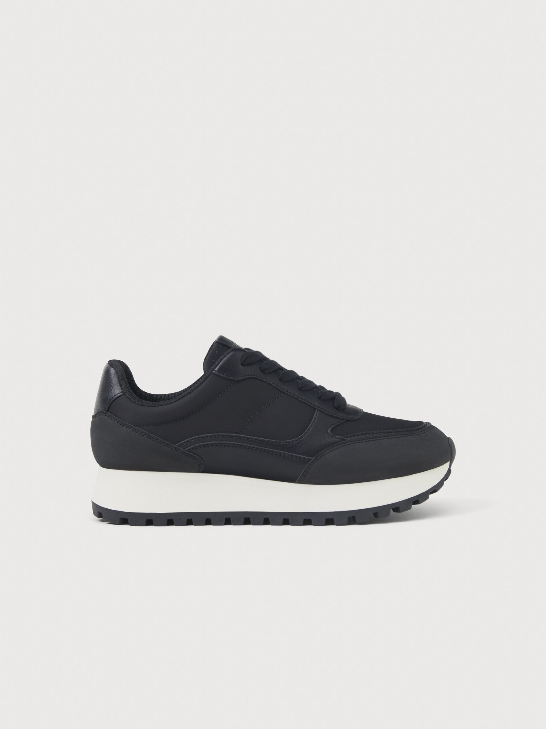 Black leather best sale sneakers white sole