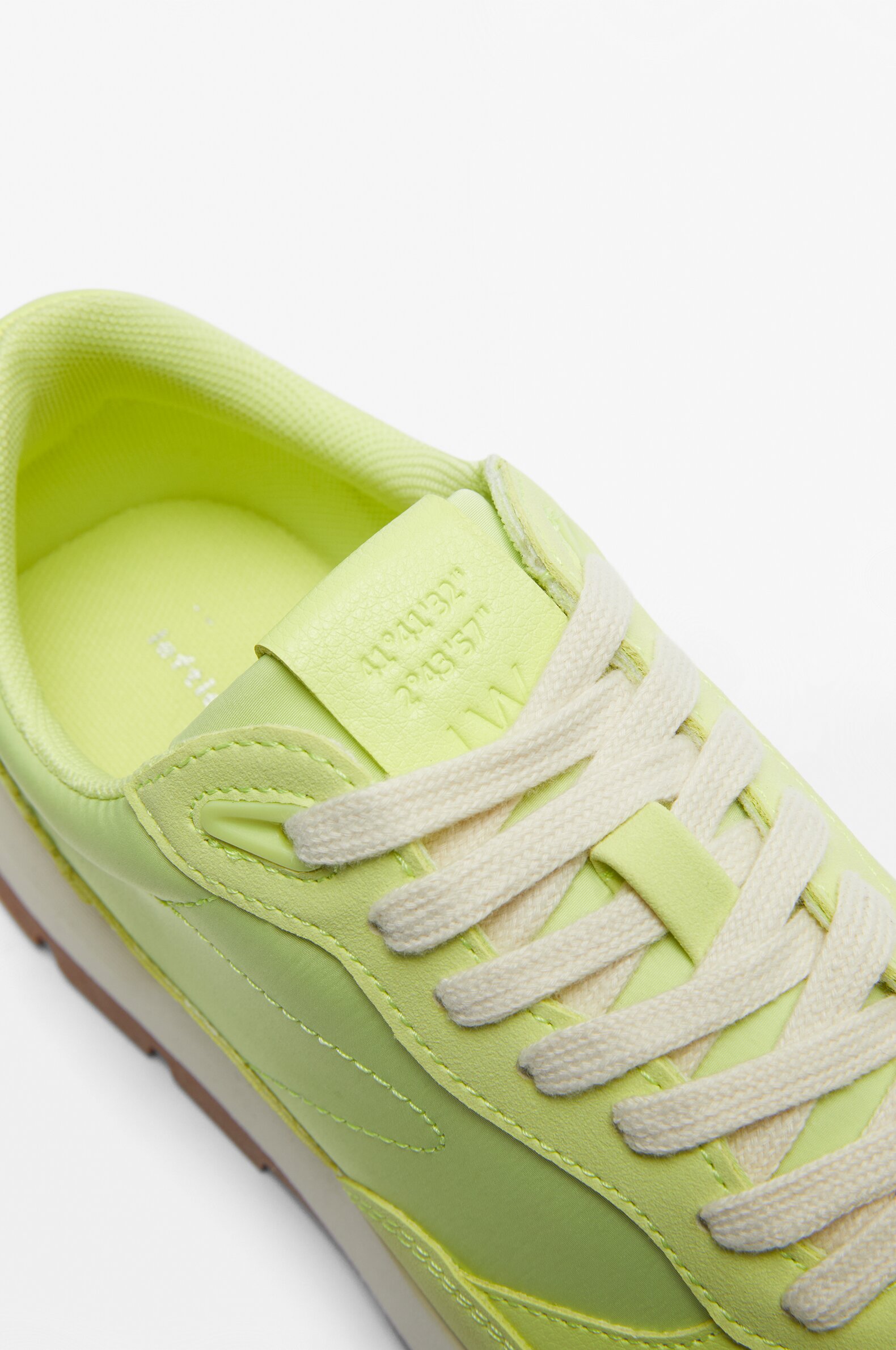 Lime green store sneakers womens