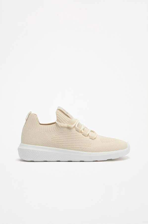 Minimalist sneakers