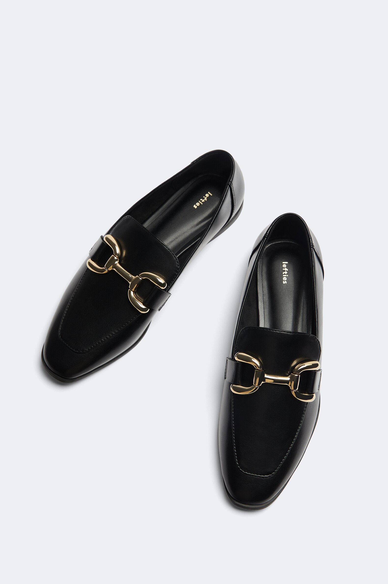 Uterque loafers store