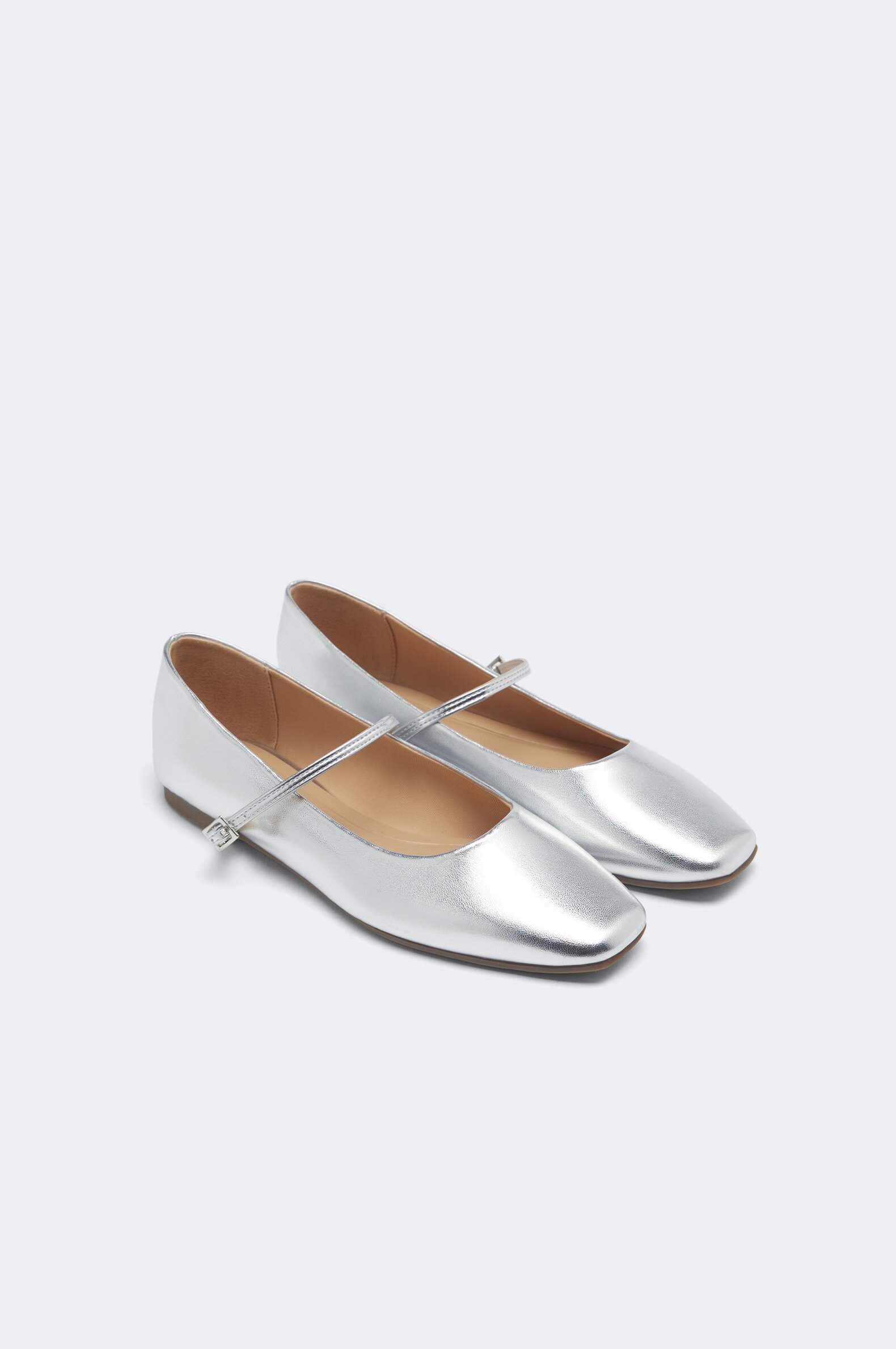 Silver flat shoe sale