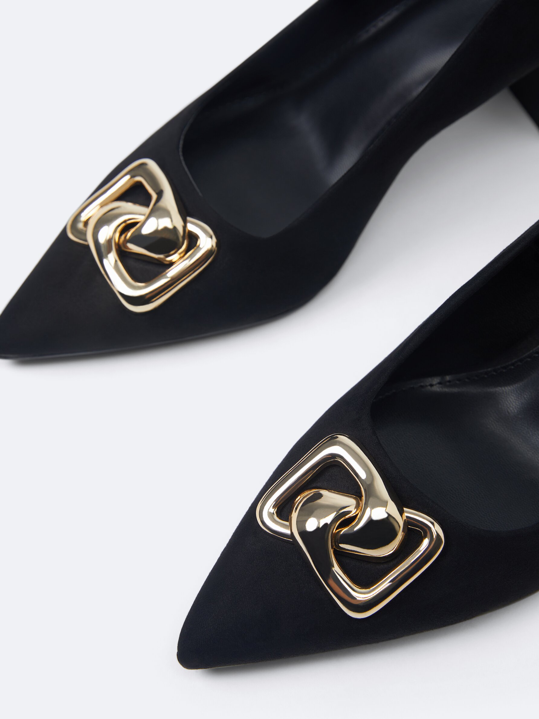 Balenciaga bb velvet pumps top
