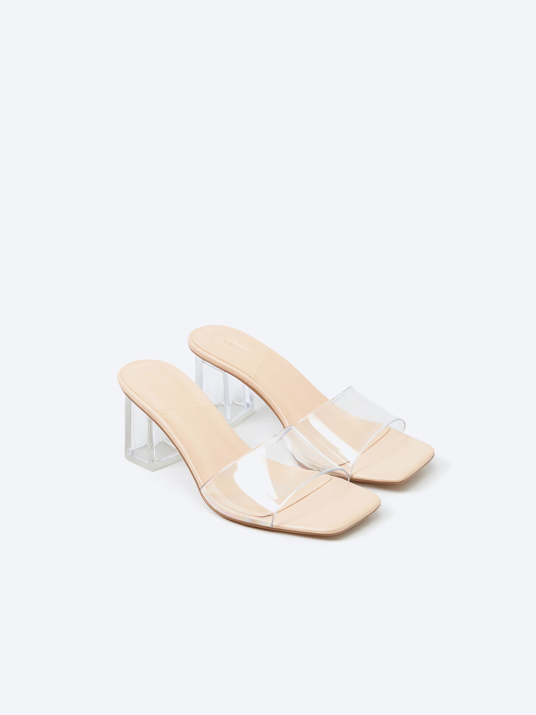 Vinyl sandals shop