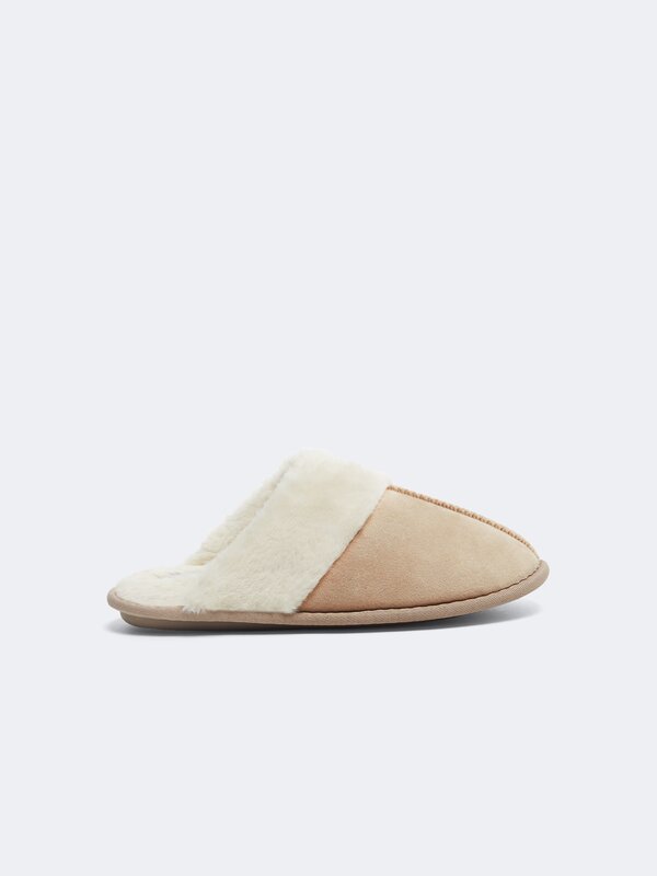 Faux fur house slippers