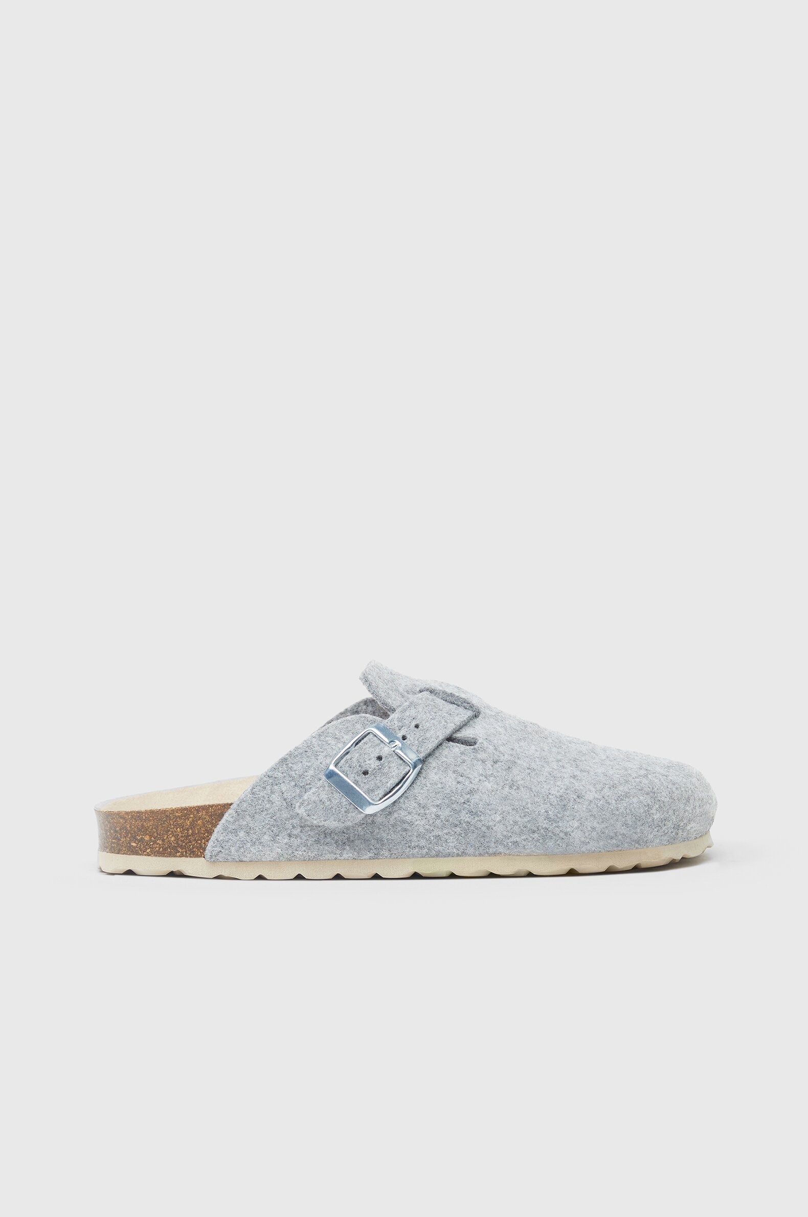 Women's clog hotsell style slippers