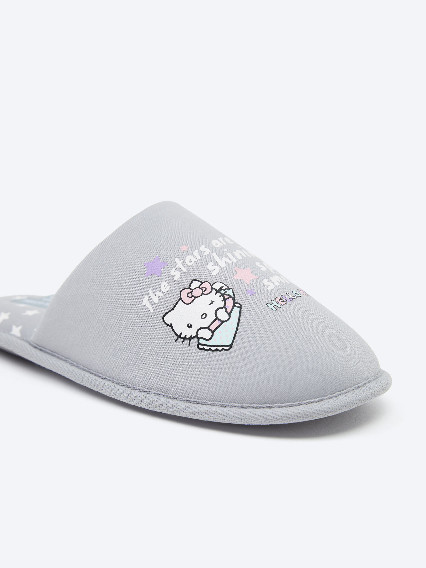 Hello kitty house store slippers