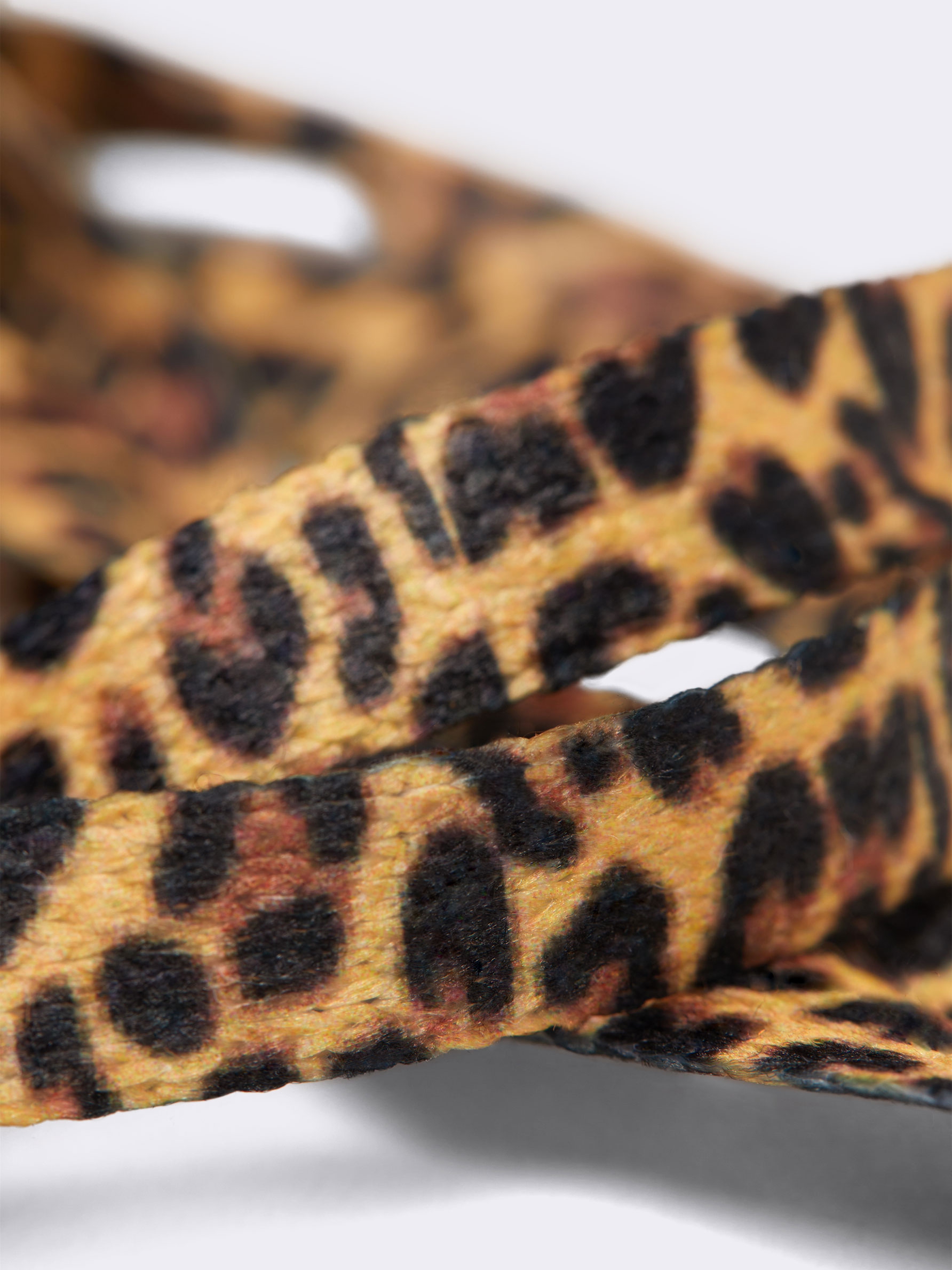 Leopard laces