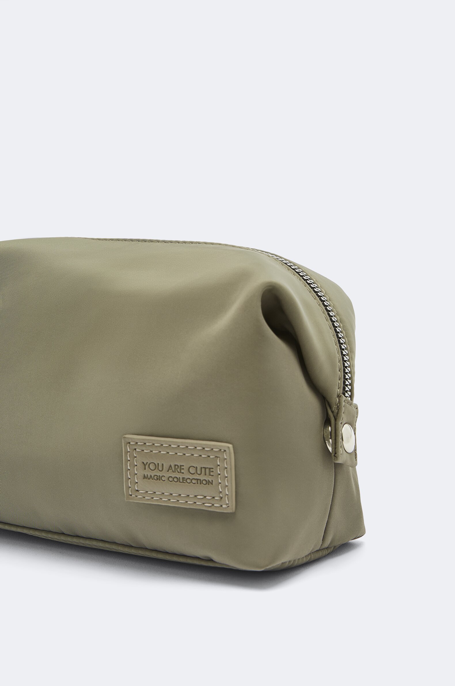 Nylon store toiletry bag
