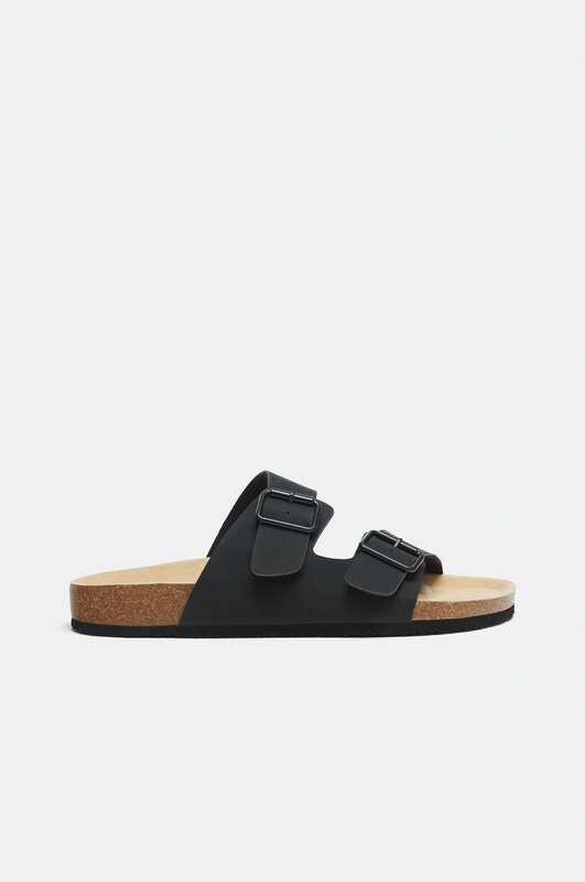 Comfort sandals with buckles