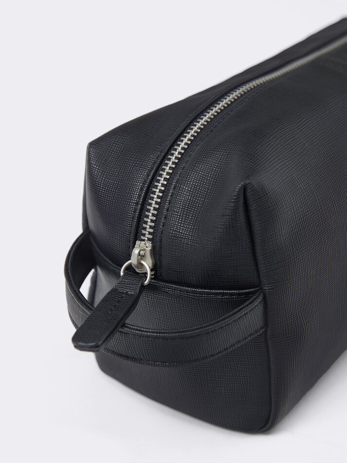 Saffiano toiletry bag BAGS BACKPACKS Man Lefties Turkey