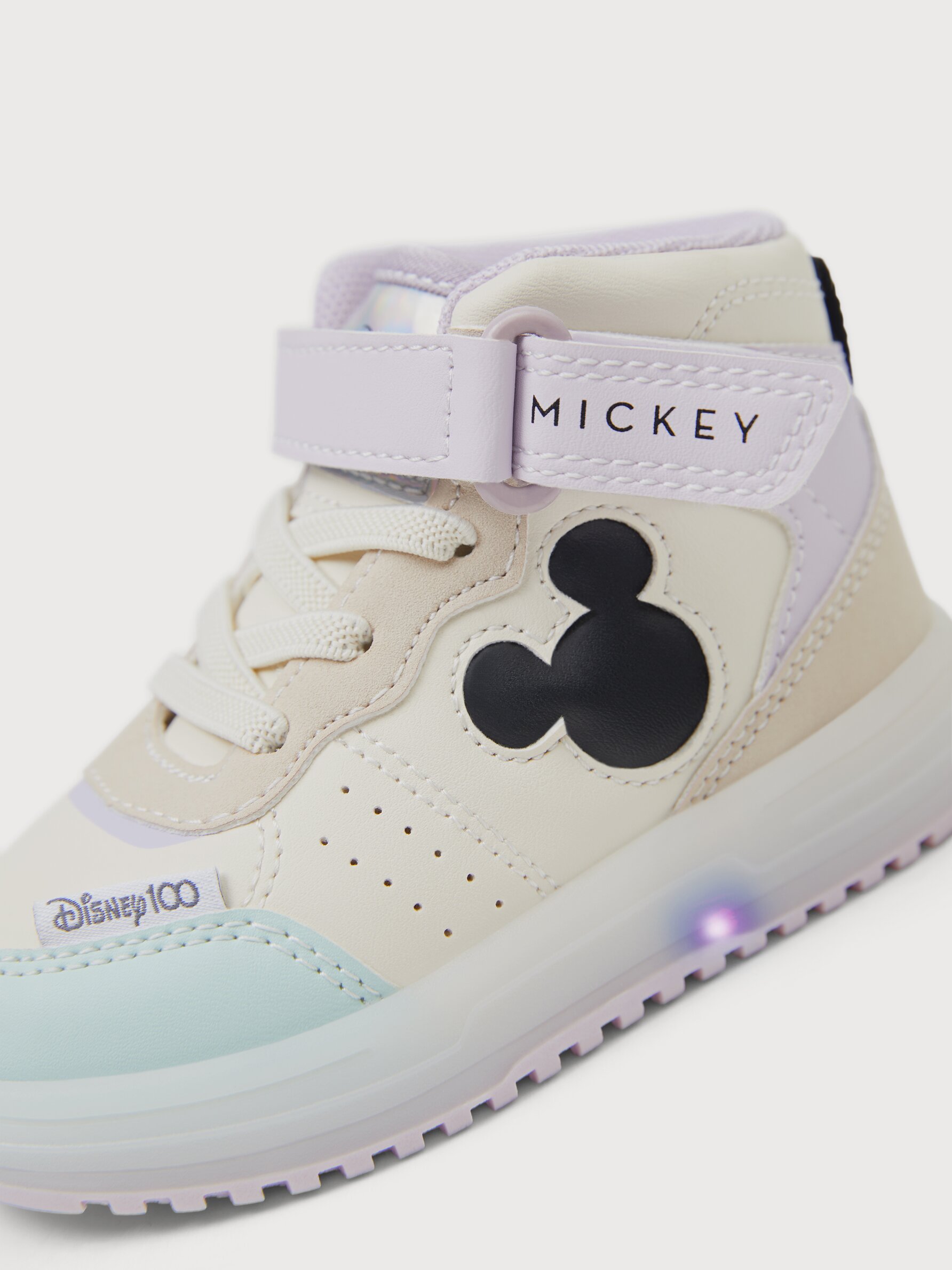 Minnie mouse light sales up high tops